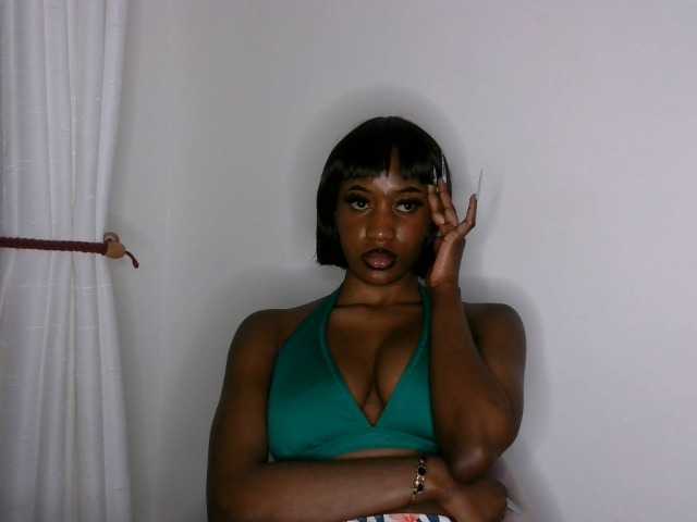 Brianna-1 live cam on BongaCams