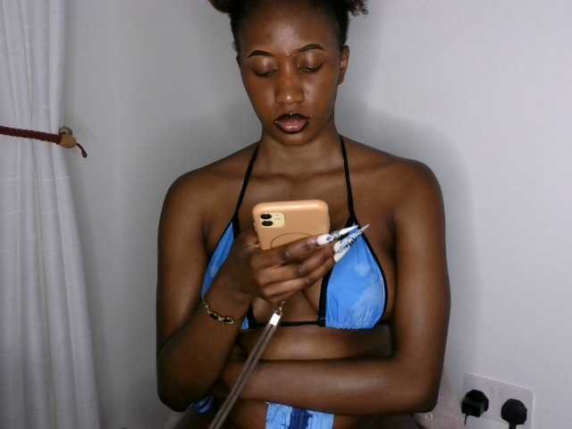 Brianna-1 live cam on BongaCams