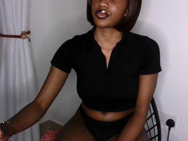 Brianna-1 live cam on BongaCams
