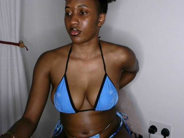 Brianna-1 live cam preview