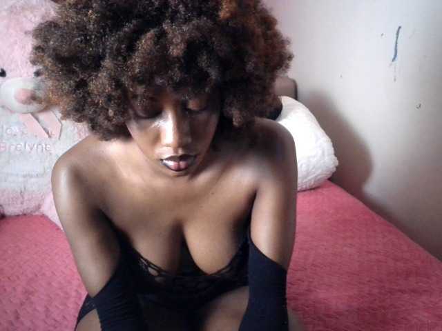 Brianna-1 live cam on BongaCams