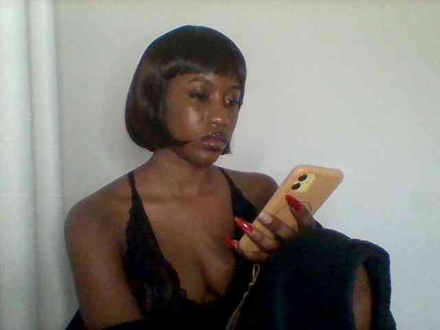 Brianna-1 webcam