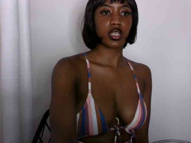 Brianna-1 webcam