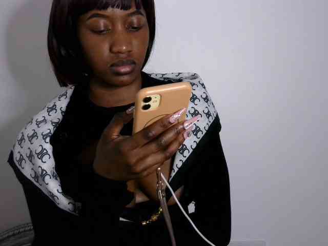 Brianna-1 webcam