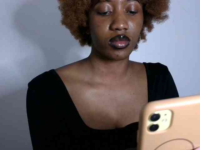 Brianna-1 webcam