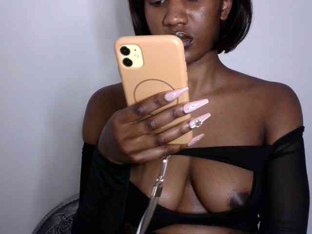 Brianna-1 webcam