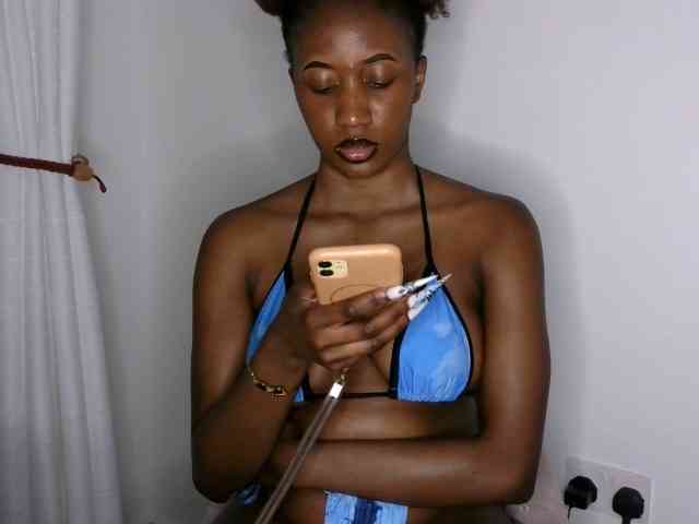 Brianna-1 webcam