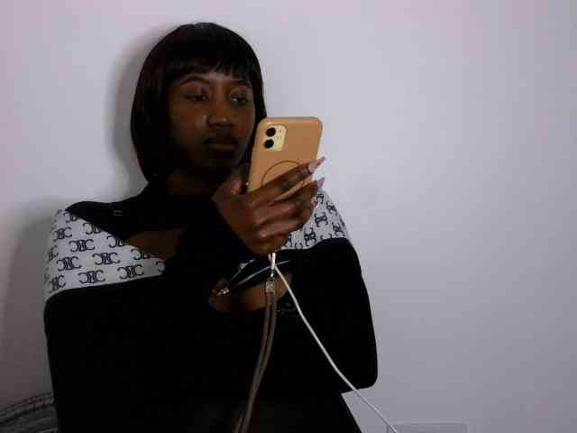 Brianna-1 webcam