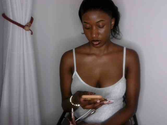 Brianna-1 webcam