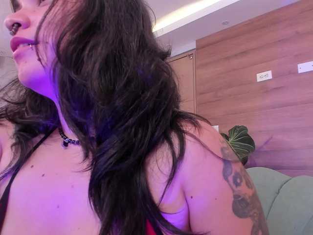 AmaraVell webcam