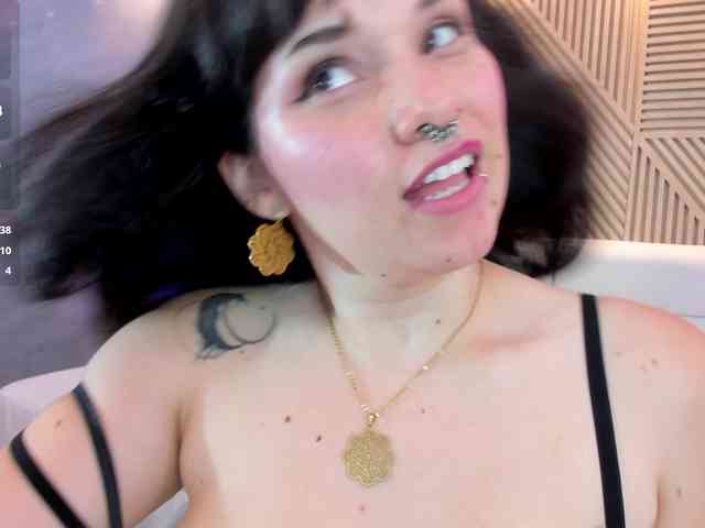 AmaraVell webcam