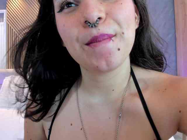 AmaraVell webcam