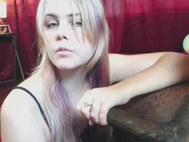 studiowahiness live cam preview