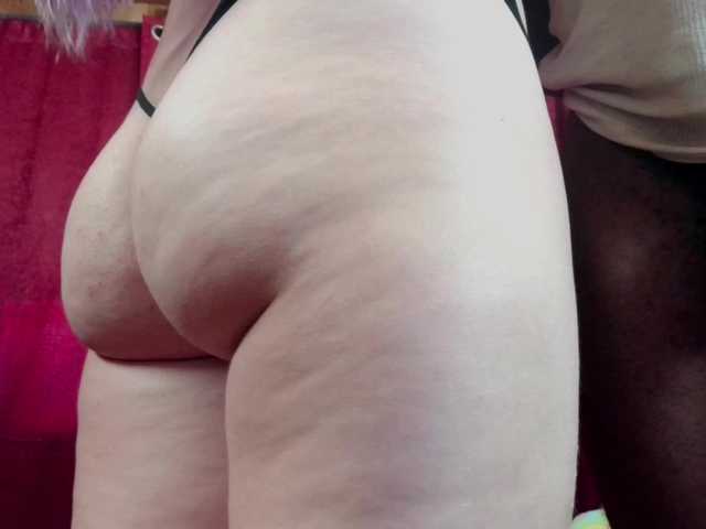 studiowahiness live cam on BongaCams
