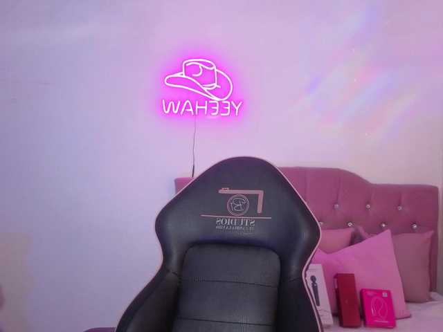 Isabela-tay live cam on BongaCams