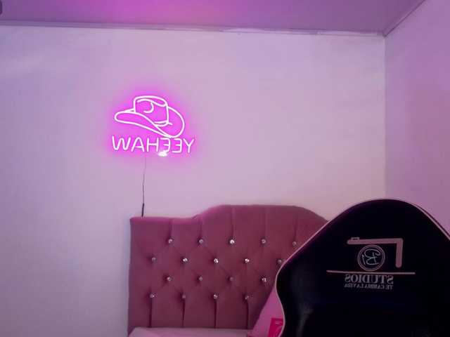 Isabela-tay live cam on BongaCams