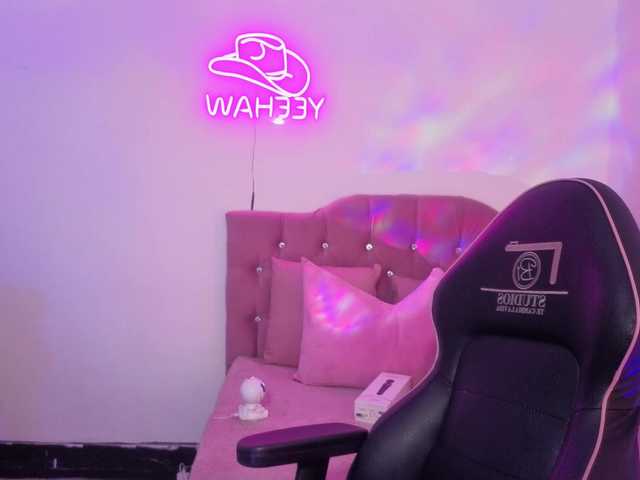 Isabela-tay live cam on BongaCams