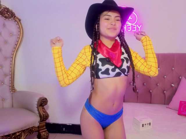Isabela-tay live cam on BongaCams