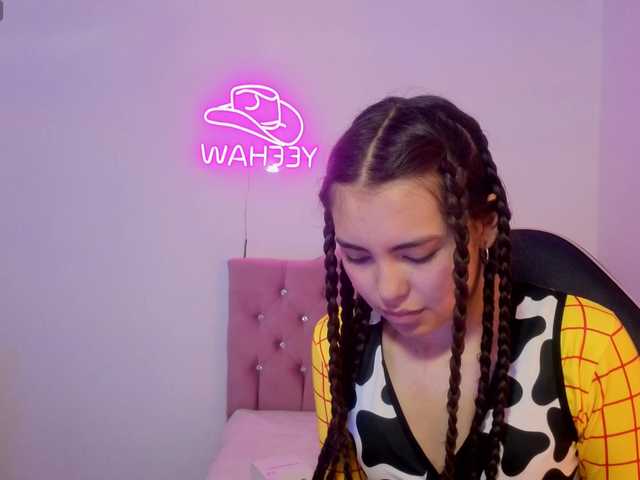 Isabela-tay live cam preview