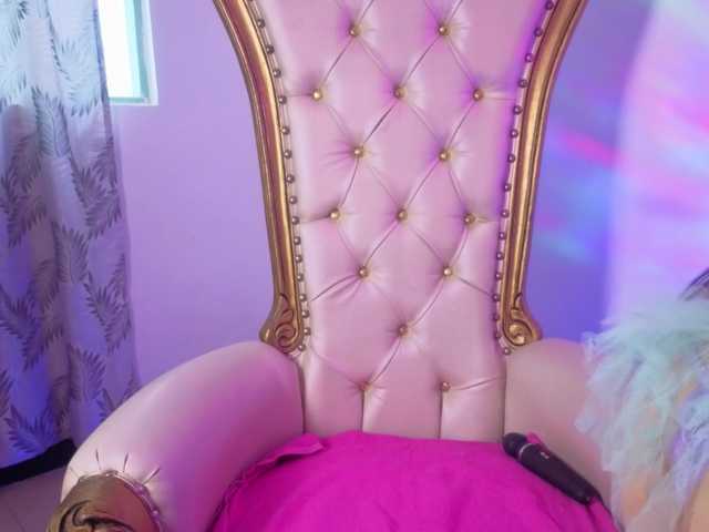 Isabela-tay live cam on BongaCams