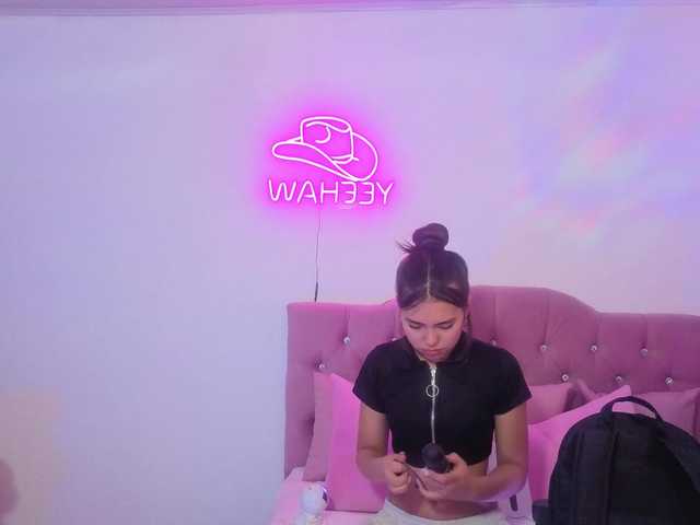 Isabela-tay live cam on BongaCams