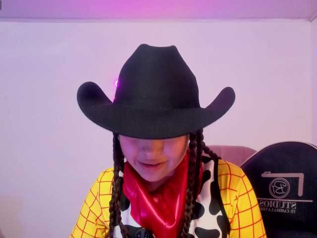 Isabela-tay live cam preview