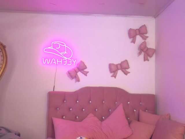 Isabela-tay live cam on BongaCams