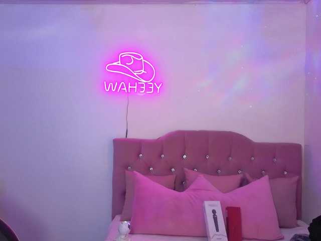 Isabela-tay live cam on BongaCams