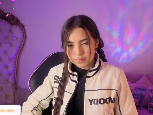 Isabela-tay live cam on BongaCams