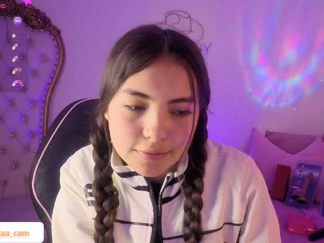 Isabela-tay live cam on BongaCams