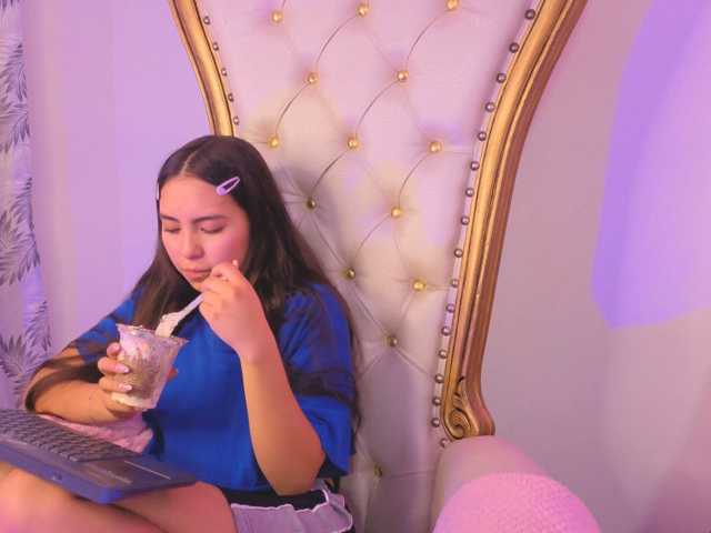 Isabela-tay live cam on BongaCams