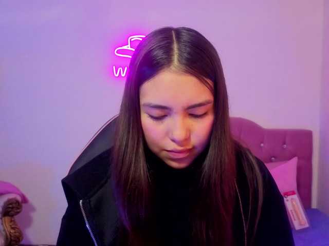 Isabela-tay live cam on BongaCams