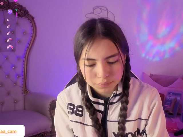 Isabela-tay live cam on BongaCams