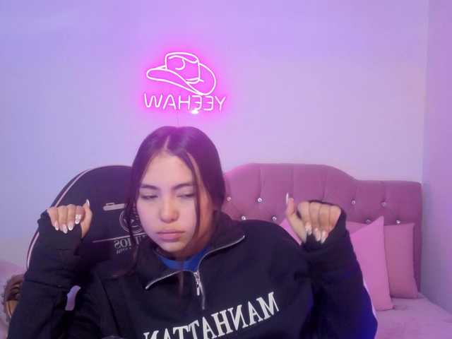 Isabela-tay live cam on BongaCams