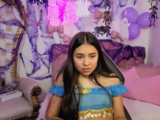 Isabela-tay live cam on BongaCams