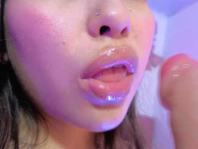 Isabela-tay, live now on BongaCams