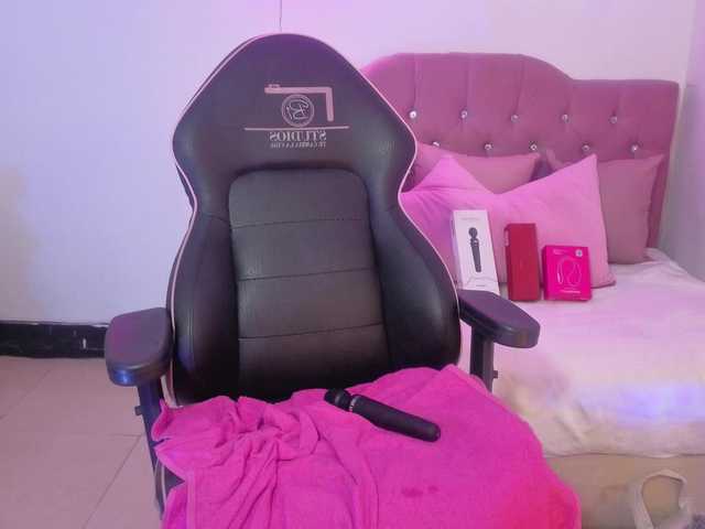 Isabela-tay live cam on BongaCams