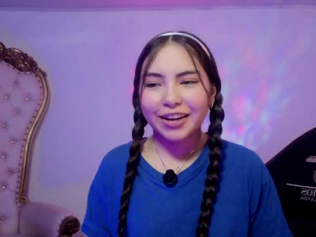 Isabela-tay live cam on BongaCams