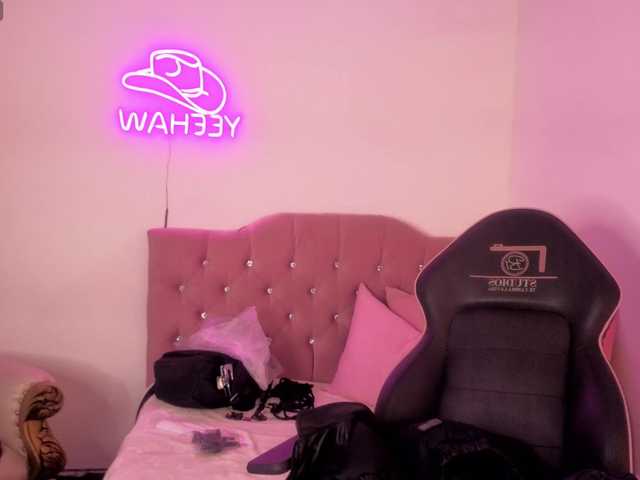 Isabela-tay live cam on BongaCams