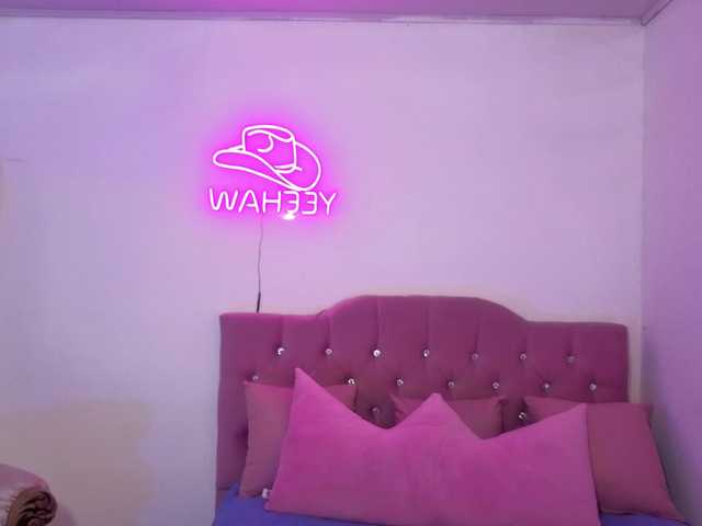 Isabela-tay live cam on BongaCams