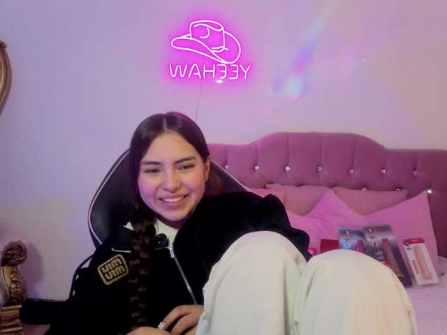 Isabela-tay live cam on BongaCams