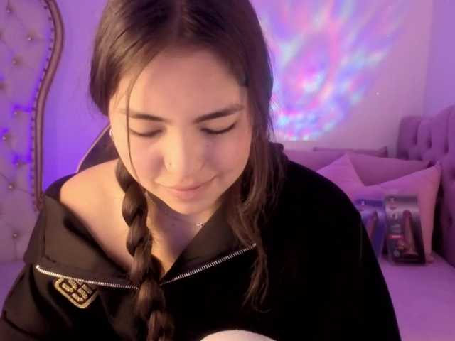 Isabela-tay live cam on BongaCams