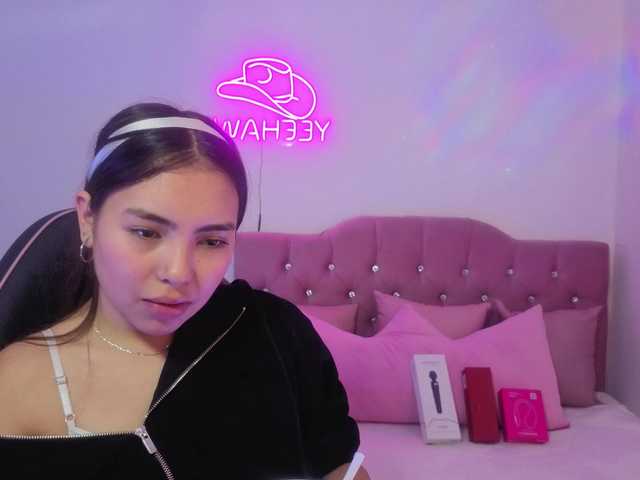 Isabela-tay live cam on BongaCams