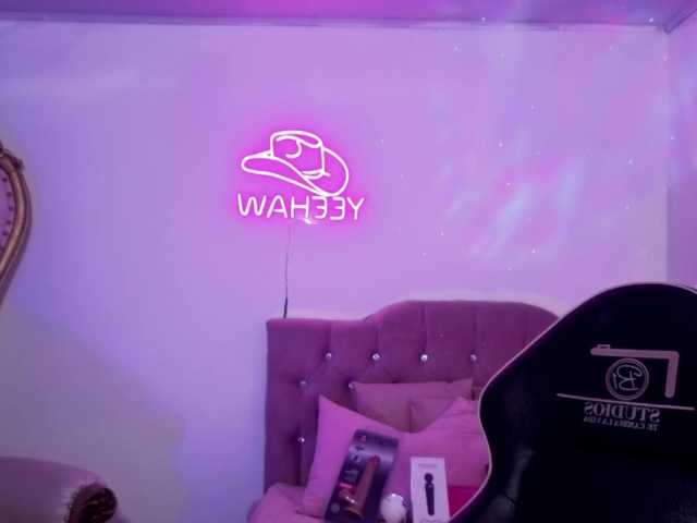 Isabela-tay live cam on BongaCams