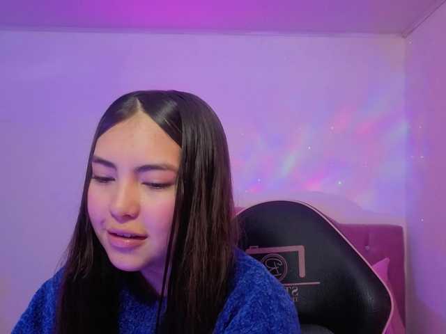 Isabela-tay live cam on BongaCams