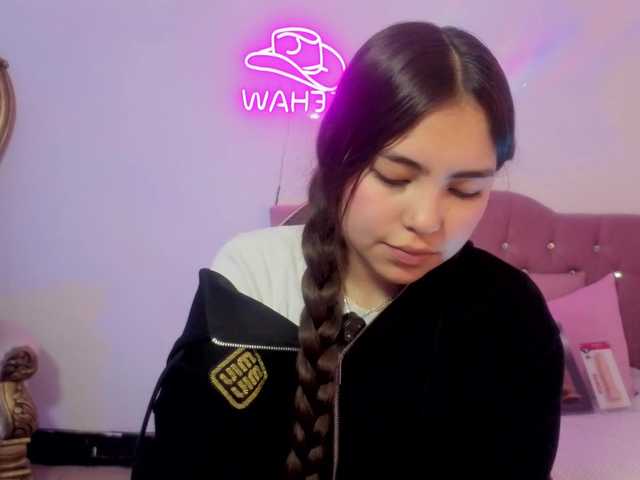 Isabela-tay live cam on BongaCams
