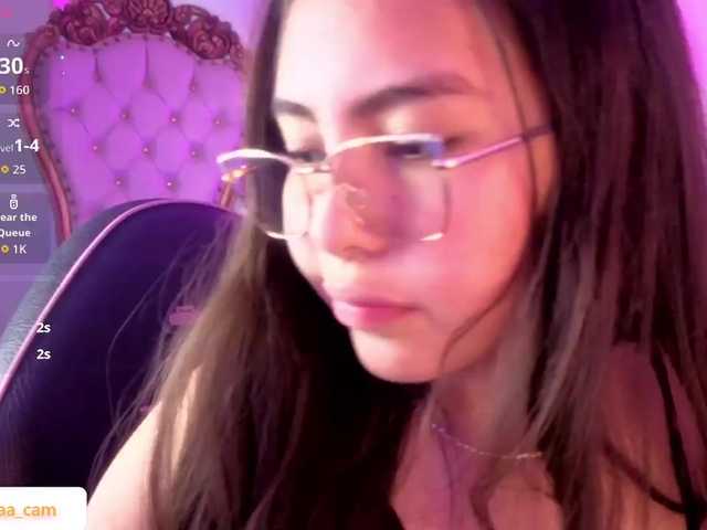 Isabela-tay live cam on BongaCams