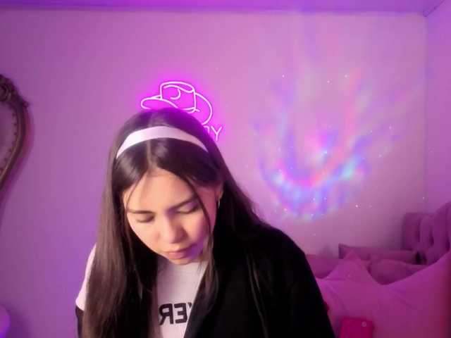 Isabela-tay live cam on BongaCams