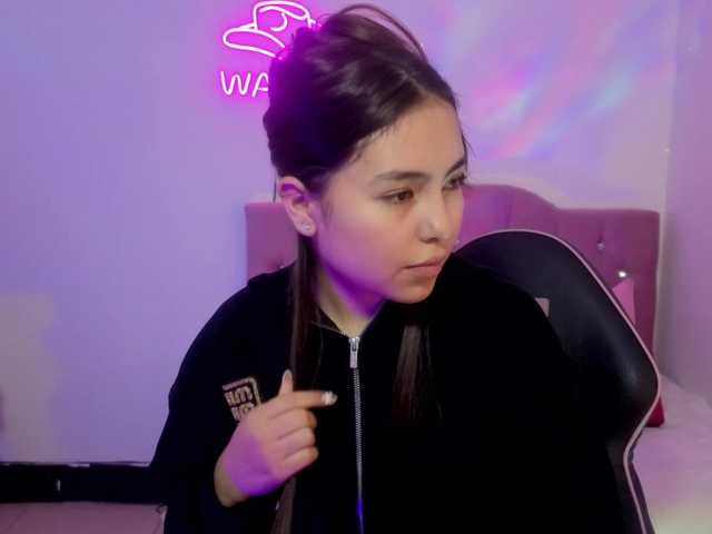 Isabela-tay live cam on BongaCams