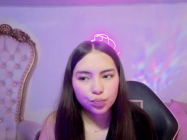 Isabela-tay live cam on BongaCams